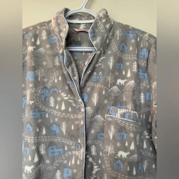 Holiday Patterned Pajamas Set - Picture 2 of 9